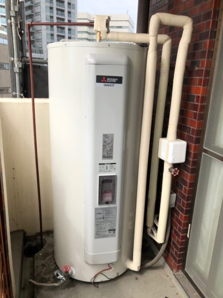 大阪府箕面市で電気温水器交換工事　東芝『370L電気温水器』→三菱『SRG-375E』