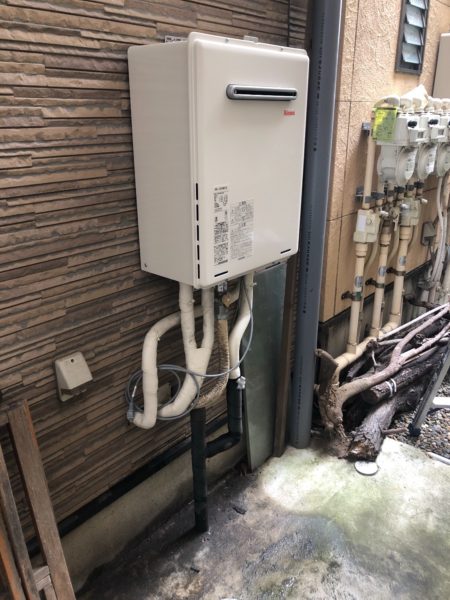 東京都葛飾区でガス給湯器交換工事　東陶『RGE-16KS2』→リンナイ『RUF-A2005SAW』