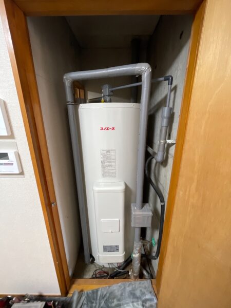 山梨県大月市で電気温水器交換工事の施工事例  東芝『HPL-4623M』⇒四変テック『SN5-4617ML』