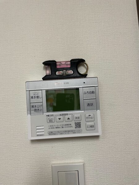 大阪府南河内郡　電気温水器からエコキュート交換工事　￥407,000（税込）National『DH-37G3QUBA』⇒ダイキン『EQN46WFV』