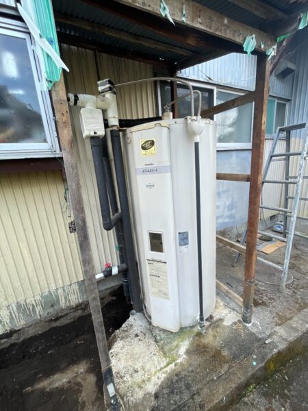 静岡県富士市　電気温水器交換工事　東芝『HPL-TR467M』→四変テック『SN4-3714』
