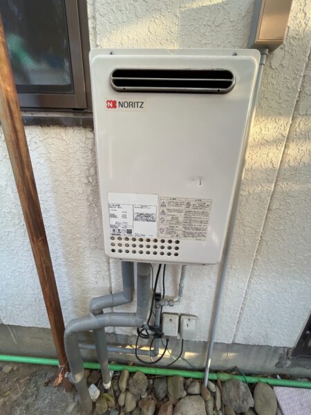 静岡県榛原郡吉田町　リンナイガス給湯器交換工事￥99,000（税込）ノーリツ『GQ-2437WS』⇒リンナイ『RUX-A2406W-E』
