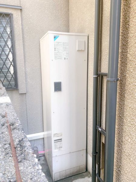 大阪府東大阪市  エコキュート交換工事　￥396，000（税込）ダイキン『TU37GVFV』⇒ダイキン『EQ37WFV』