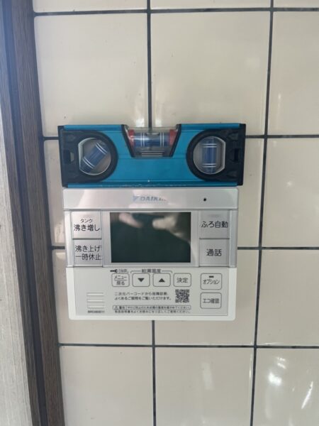 滋賀県草津市  エコキュート交換工事　￥407，000（税込）三菱『SRT-HPT37W2』⇒ダイキン『EQN46WFV』