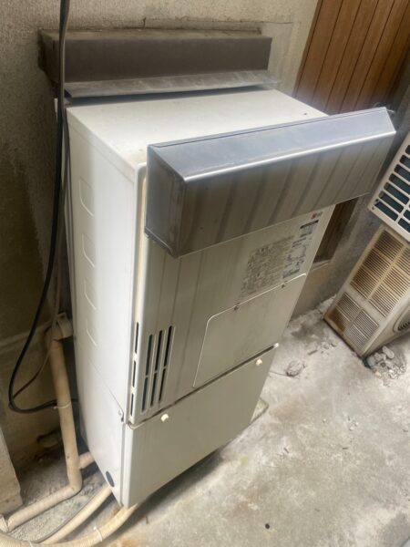 兵庫県尼崎市　パロマガス給湯器交換工事￥176，000（税込）パーパス『GH-SK2401AW』⇒パロマ『FH-E2421SAWL』｜株式会社ミズテック