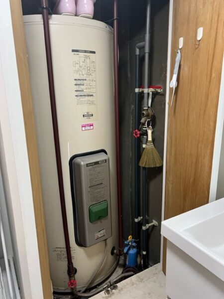 大阪府箕面市　電気温水器交換工事　￥286，000（税込）Panasonic『DH-4666』⇒三菱『SRG-465G』