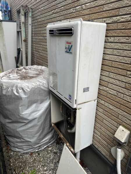 東京都小平市　ガス給湯器交換工事　181,500円　リンナイ『RUF-V2401SAW』⇒リンナイ『RUF-K246SAW』