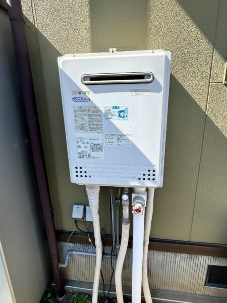 千葉県千葉市　ガス給湯器交換工事　176,000円　ノーリツ『GT-C2452SAWX』⇒ノーリツ『GT-C2462SAWX-2BL』
