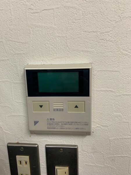 大阪府住之江区  エコキュート交換工事　￥379，500（税込）ダイキン『TU46JV』⇒ダイキン『EQN37WFV』
