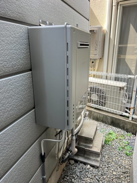 兵庫県尼崎市　ガス給湯器交換工事　176，000円　ノーリツ『GT-C2452AWX』⇒ノーリツ『GT-C2462AWX-2 BL』