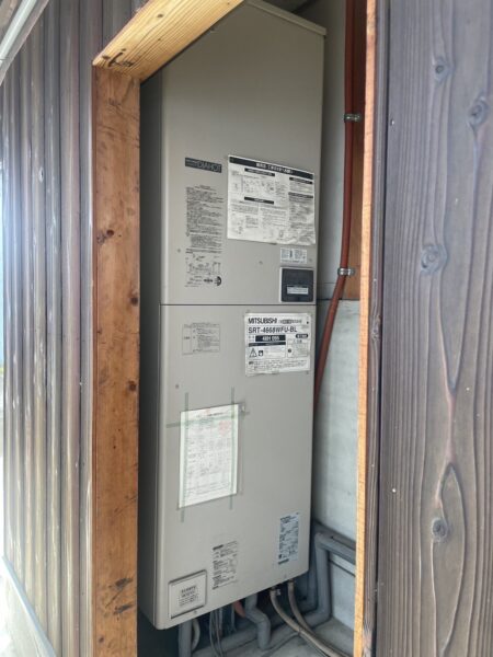 滋賀県守山市　電気温水器からエコキュート交換工事　￥363，000（税込）三菱『SRT-4668WFU-BL』⇒三菱『SRT-W375』