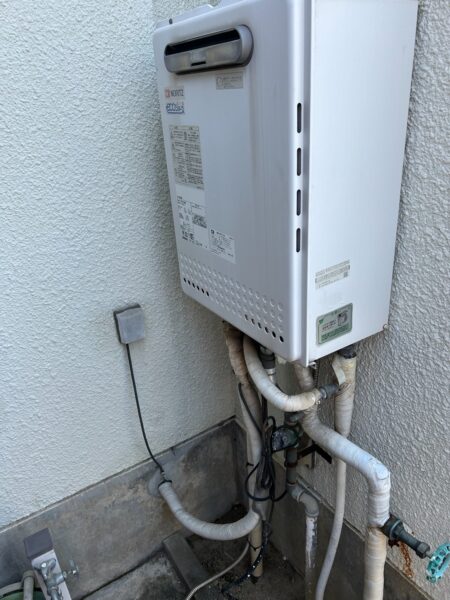 大阪府高石市　ガス給湯器交換工事　176，000円　ノーリツ『GT-C2032AWX』⇒ノーリツ『GT-C2462AWX-2 BL』