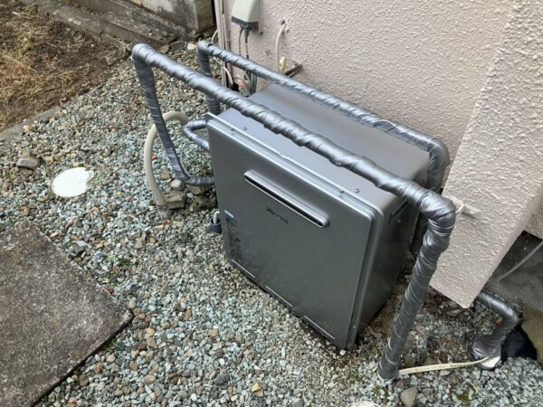宮城県仙台市　ガス給湯器交換工事　リンナイ『RUS-V2401SA』⇒リンナイ『RUS-E2405SA(B)』｜株式会社ミズテック