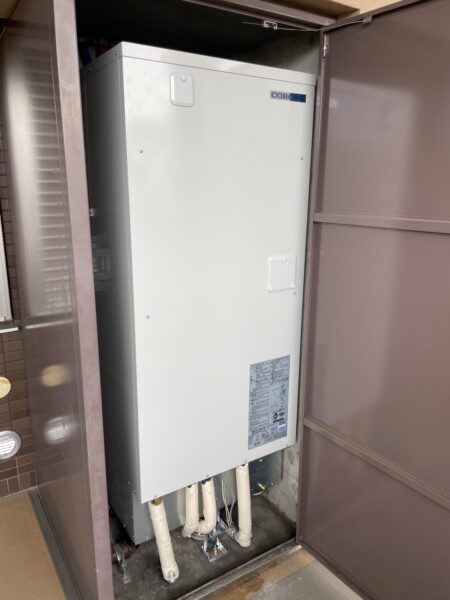 大阪府大阪市　電気温水器交換工事　￥396，000（税込）東芝『HPL-2TFB463RAU』⇒コロナ『UWH-46X2AU-12』