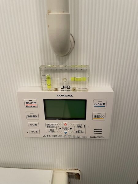 大阪府大阪市　電気温水器交換工事　￥396，000（税込）東芝『HPL-2TFB463RAU』⇒コロナ『UWH-46X2AU-12』