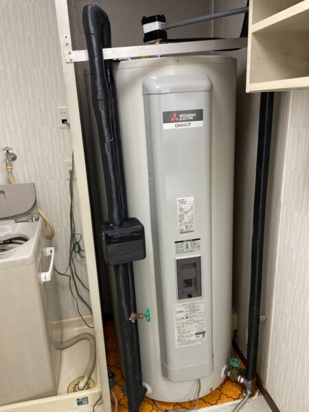 静岡県裾野市で電気温水器交換工事　東芝『HPL-TL371M』→三菱『SRG-375G』