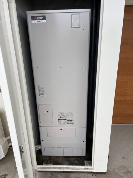 埼玉県久喜市　エコキュート交換工事　￥418,000（税込）三菱『SRT-S376A』