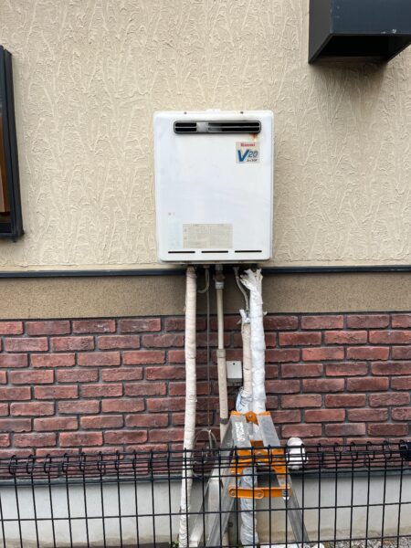 埼玉県さいたま市　ガス給湯器交換工事　リンナイ『RUF-V2000SAW』⇒ノーリツ『GT-C2062SAWX-2BL』