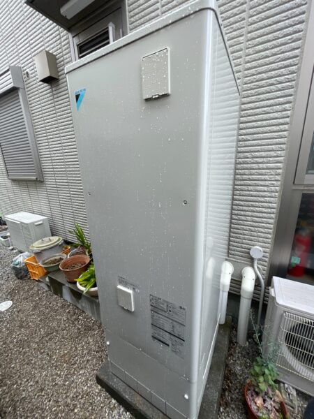 静岡県磐田市のエコキュート⇒エコキュート交換　三菱『SRT-HP37W3』⇒ダイキン『EQN37WFV』への交換施工事例
