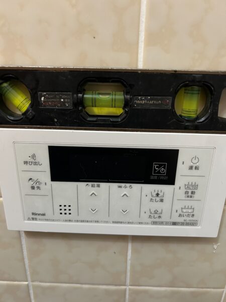 大阪府寝屋川市市　ガス給湯器交換工事　￥170，500　リンナイ『RFS-A2000SA』⇒リンナイ『RUF-A2003SAG（B）』