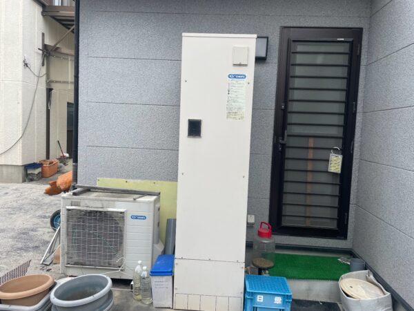 滋賀県草津市　エコキュート交換工事　￥396，000（税込）長府『型式不明』⇒ダイキン『EQ37WFV』