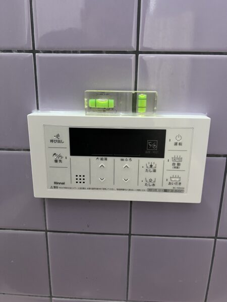兵庫県加古川市　ガス給湯器交換工事　￥176，000　リンナイ『RFS-K2001SA』⇒リンナイ『RUF-A2003SAG（B）』