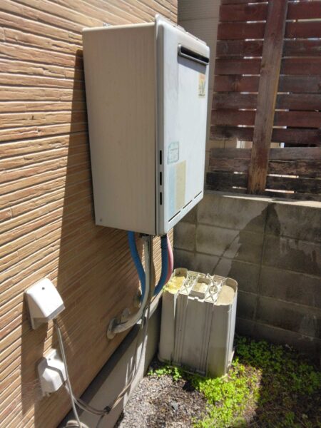 京都府京都市　パロマ給湯器交換工事￥132,000（税込）リンナイ『RUF-A2000SAW』⇒パロマ『FH-2013SAW』