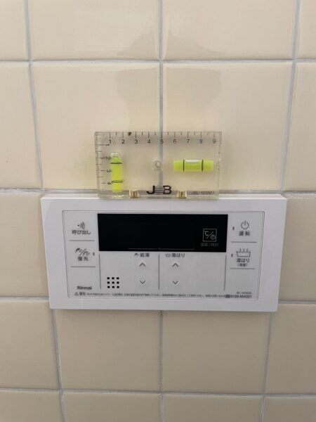 兵庫県神戸市　ガス給湯専用器交換工事￥121，000（税込）ノーリツ『GQ-2437RX』⇒リンナイ『RUX-A2403G』
