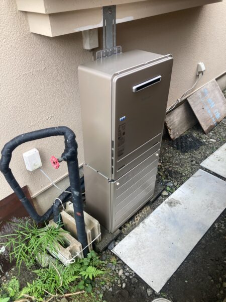 静岡県伊豆の国市で熱源機から給湯器への交換工事事例　リンナイ『RUFH-K2401AW2-1』→パロマ『FH-E2421SAWL』