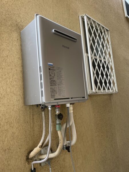 大阪府守口市　ガスふろ給湯器交換工事￥176，000（税込）リンナイ『RUF-V2405SAW』⇒リンナイ『RUF-K246SAW』