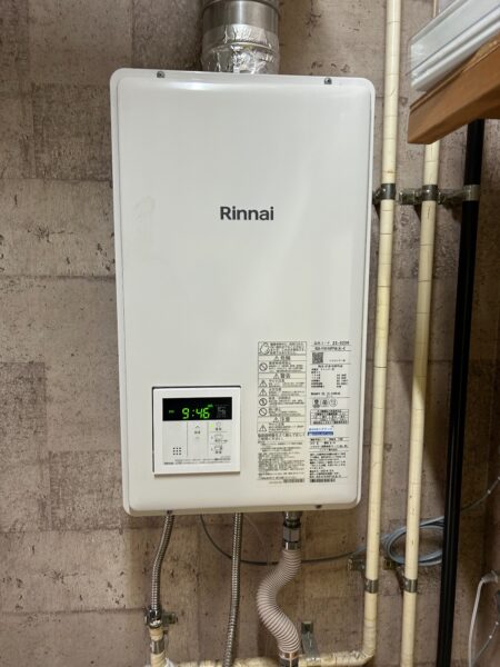 京都府京都市　リンナイガス給湯専用給湯器交換工事￥110，000（税込）リンナイ『RUX-V1610FFUA-E』⇒リンナイ『RUX-V1615SFFUA-E』
