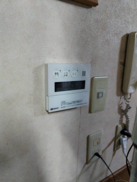 大阪府豊中市　ガスふろ給湯器交換工事￥204，600（税込）ノーリツ『GT-C2452AWX』⇒ノーリツ『GT-C2462AWX-2』