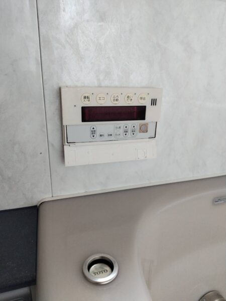 大阪府豊中市　ガスふろ給湯器交換工事￥204，600（税込）ノーリツ『GT-C2452AWX』⇒ノーリツ『GT-C2462AWX-2』