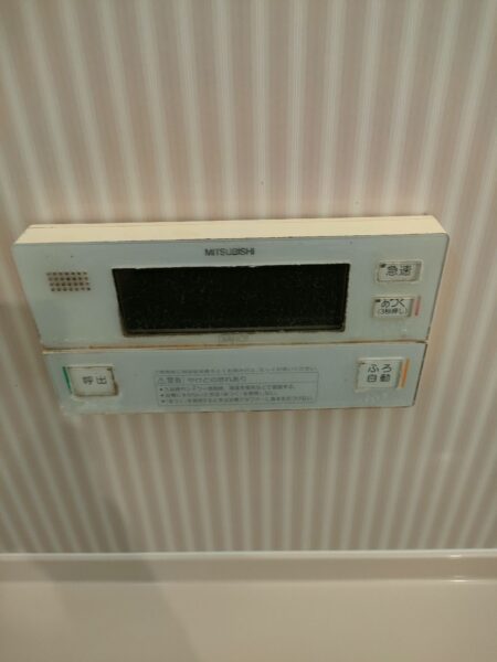 大阪府吹田市　エコキュート交換工事　￥418，000（税込）三菱『SRT-HPU60A4』⇒日立『BHP-FG46WU』