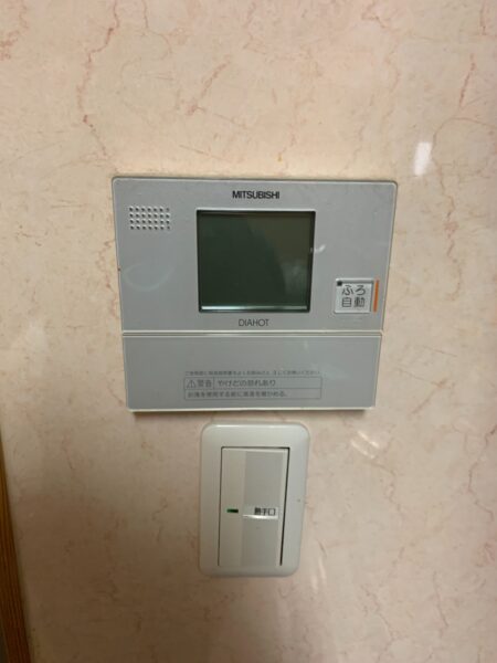 大阪府吹田市　エコキュート交換工事　￥418，000（税込）三菱『SRT-HPU60A4』⇒日立『BHP-FG46WU』