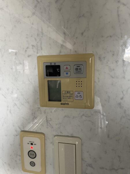 大阪府大阪市　エコキュート交換工事　￥440，000（税込）SANYO『SHP-T37CL』⇒三菱『SRT-S376U』