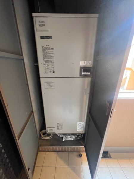 兵庫県西宮市　電気温水器交換工事　￥429，000（税込）三菱『SRT-4668WFUDM-BL』⇒三菱『SRT-J46WDM5』