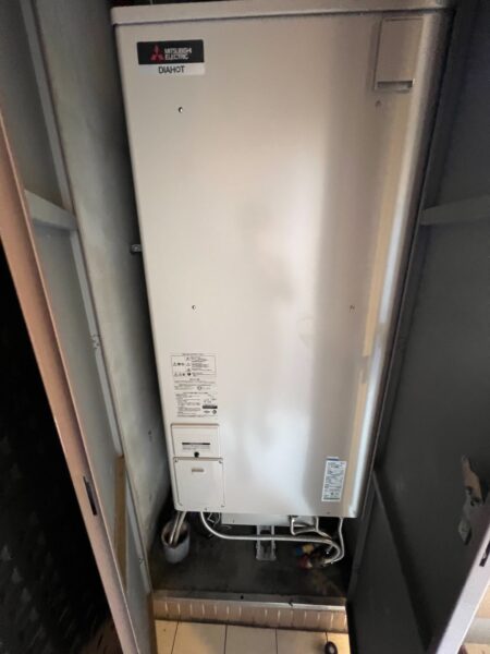 兵庫県西宮市　電気温水器交換工事　￥429，000（税込）三菱『SRT-4668WFUDM-BL』⇒三菱『SRT-J46WDM5』