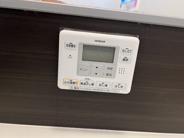 大阪府貝塚市　電気温水器交換工事　￥374，000（税込）日立『BE-A37DWU』⇒三菱『SRT-J37CD5』
