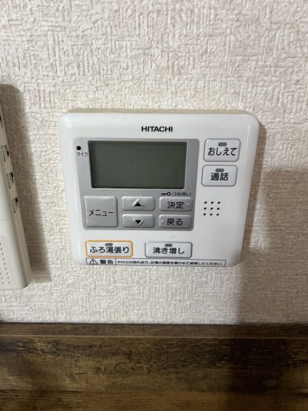 大阪府貝塚市　電気温水器交換工事　￥374，000（税込）日立『BE-A37DWU』⇒三菱『SRT-J37CD5』