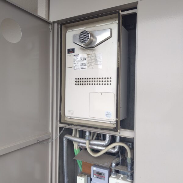 兵庫県神戸市　ガス給湯暖房熱源機からガス給湯器交換工事￥176，000（税込）ノーリツ『GTH-2434SAWX6H-T』⇒ノーリツ『GT-2460SAWX-T-2』