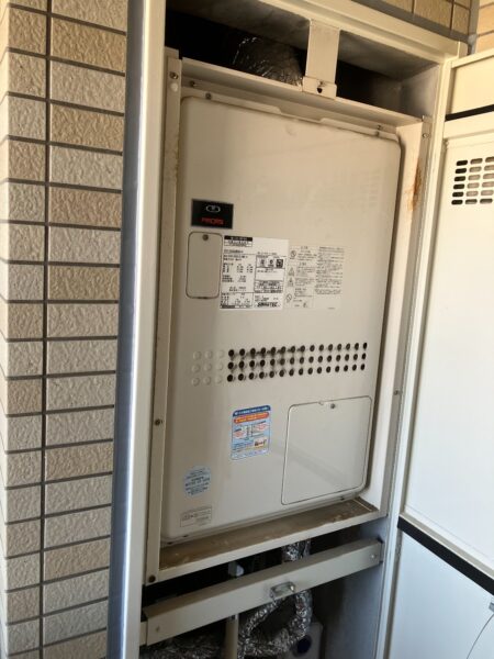 兵庫県西宮市　ガス給湯暖房熱源機交換工事￥267，300（税込）ノーリツ『GTH-2434SAWX6H-H』⇒ノーリツ『GTH-2454AW3H-H』