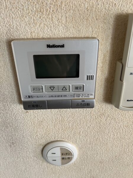 大阪府和泉市　エコキュート交換工事　￥429，000（税込）National『HE-37K3QWS』⇒日立『BHP-F37WD』