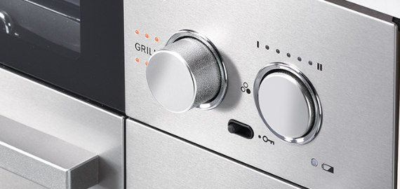 高級感のある点火スイッチ