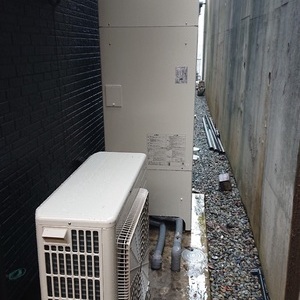 兵庫県伊丹市で電気温水器からエコキュート交換工事　日立『BEB-5670-BFAWU』→日立『BHP-F46RD』