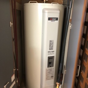 岡山県吉備中央町で電気温水器交換工事　三菱電機『SR-3734-BL』→三菱電機『SRG-375E』