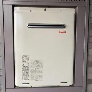 川崎市 ガス給湯器交換工事￥132,000（税込） 『GT-2428SAWX』⇒『RUF-A2405SAW(B)｜株式会社ミズテック