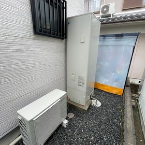 大阪府南河内郡　電気温水器からエコキュート交換工事　￥407,000（税込）National『DH-37G3QUBA』⇒ダイキン『EQN46WFV』