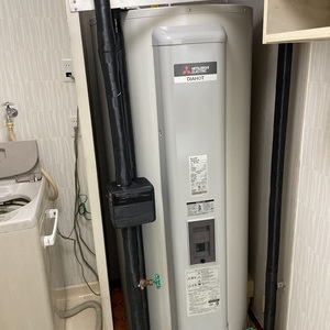 静岡県裾野市で電気温水器交換工事　東芝『HPL-TL371M』→三菱『SRG-375G』